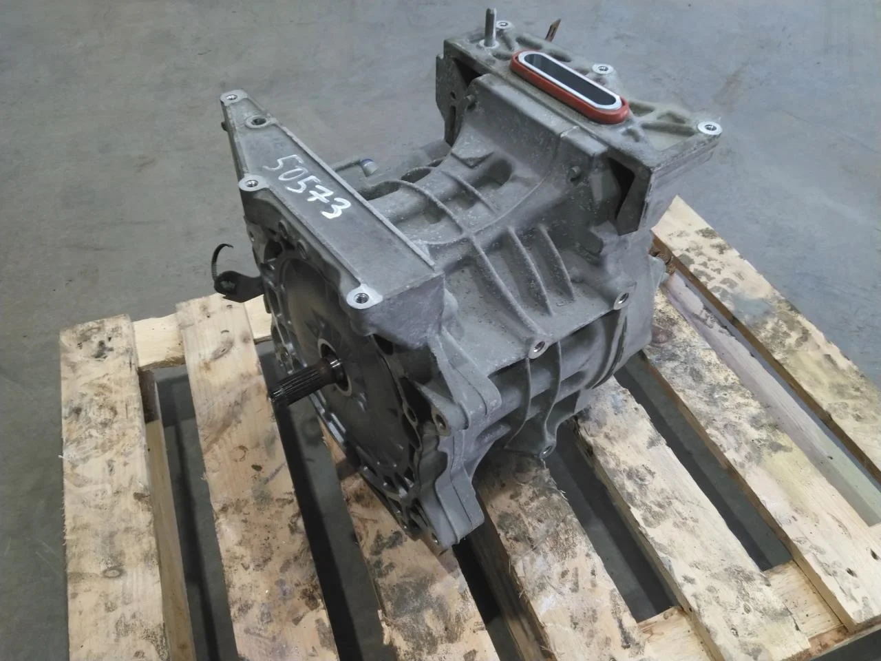 Nissan LEAF 2011-17 Front electric motor view 4