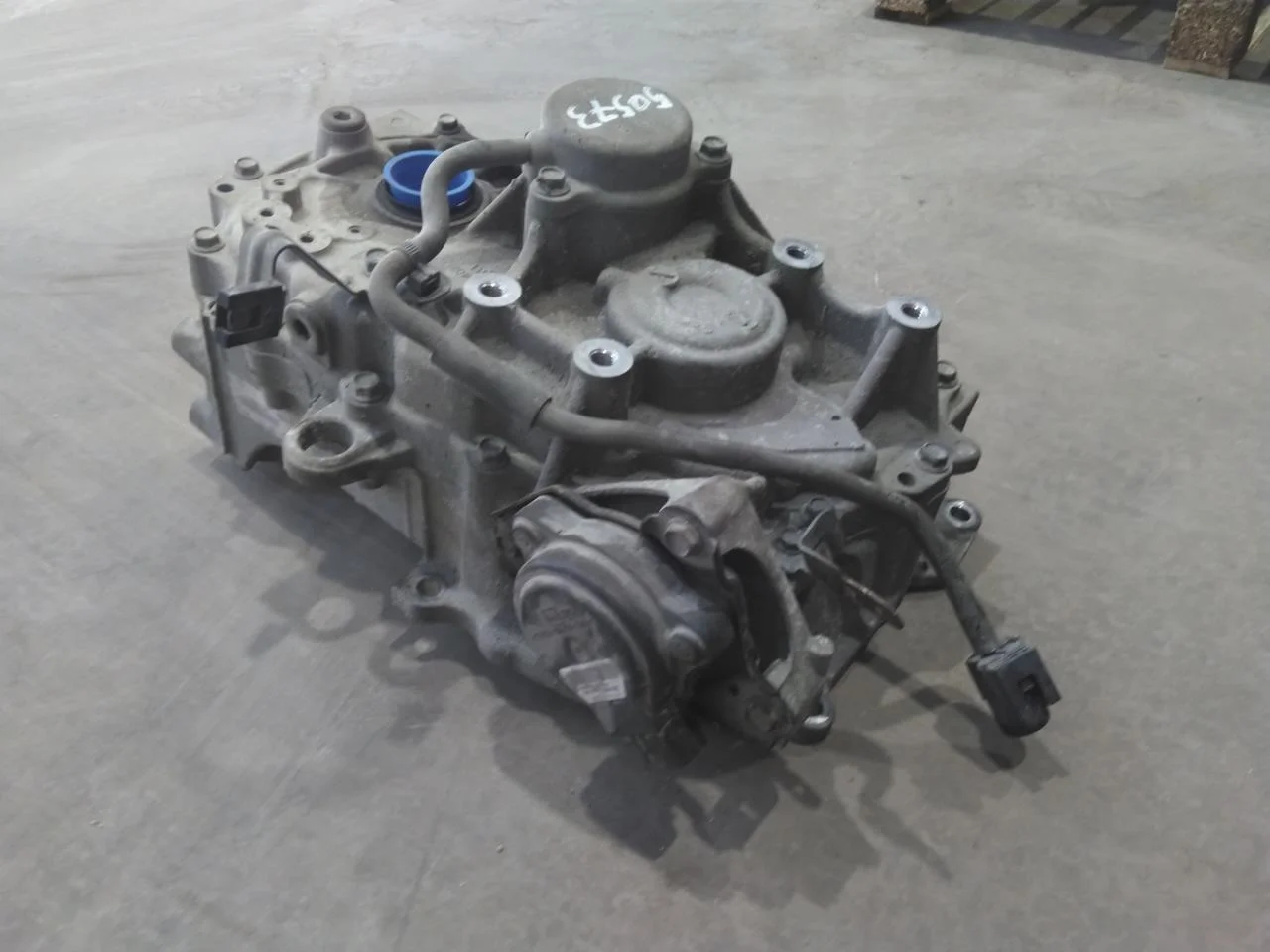 Nissan LEAF 2011-17 Automatic transmission view 2