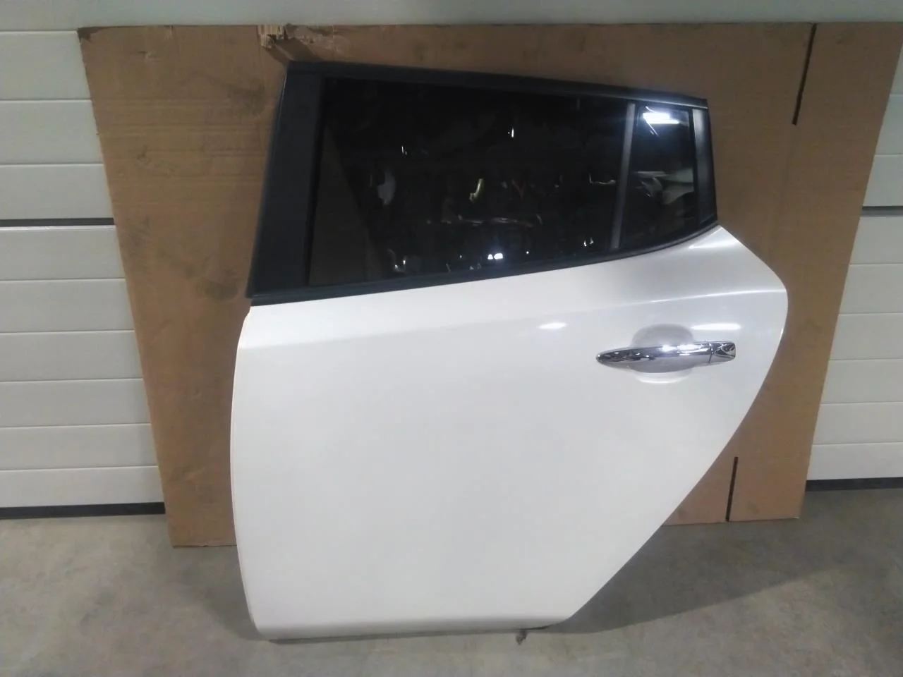 Nissan LEAF 2011-17 Ajtó, 4 ajtós, hátsó, bal