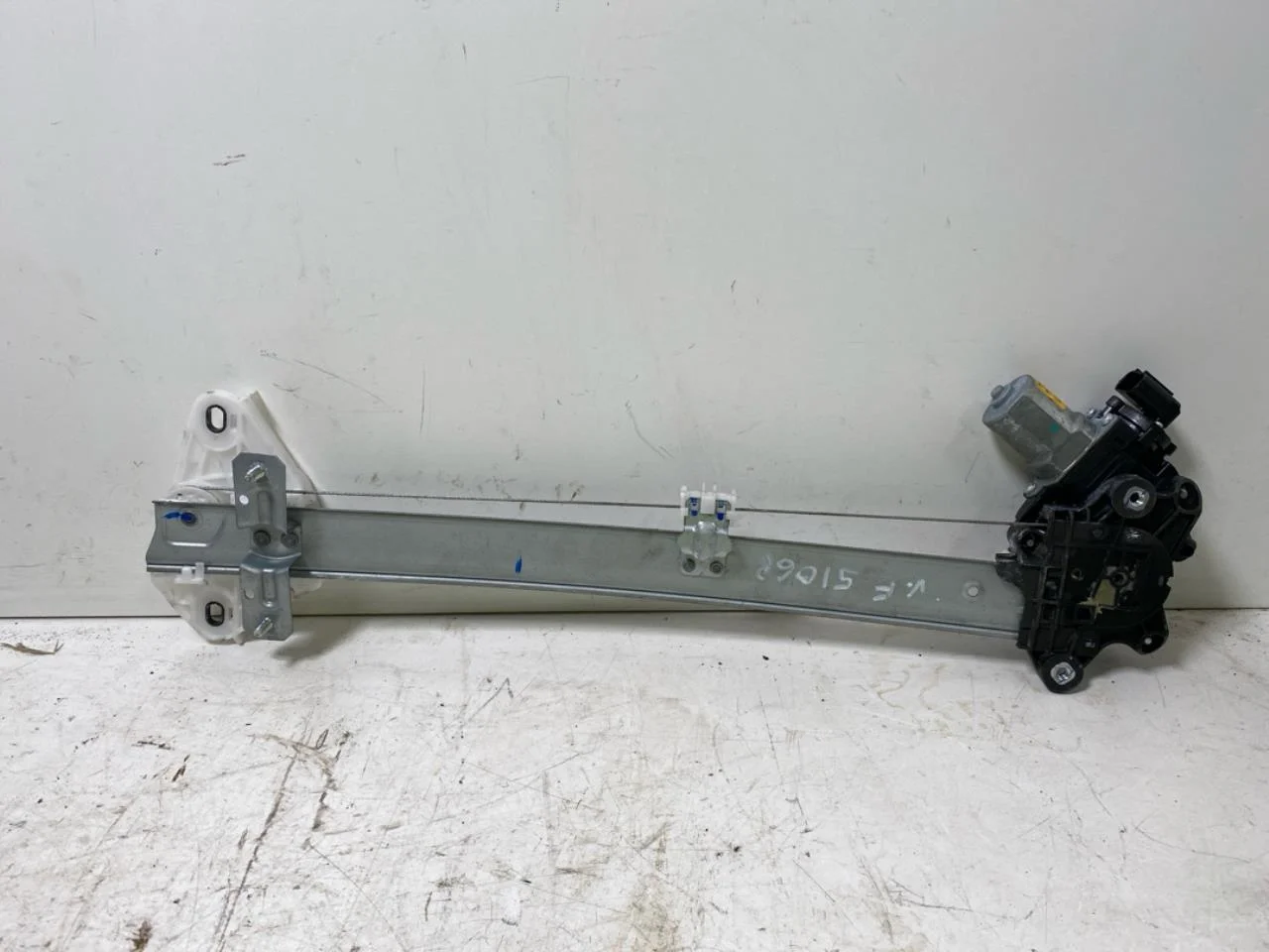 Honda E:NY1 2023- Electric window regulator, complete view 2