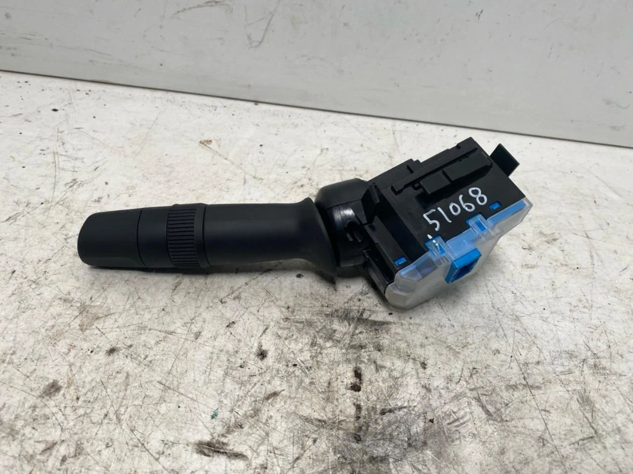 Honda E:NY1 2023- Headlight switch view 2
