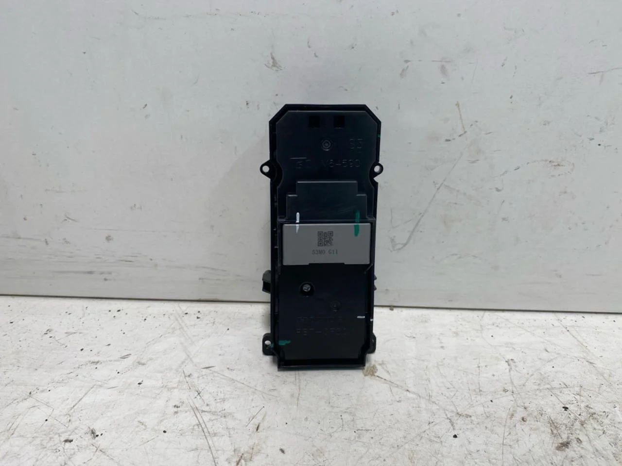 Honda E:NY1 2023- Window regulator switch view 2