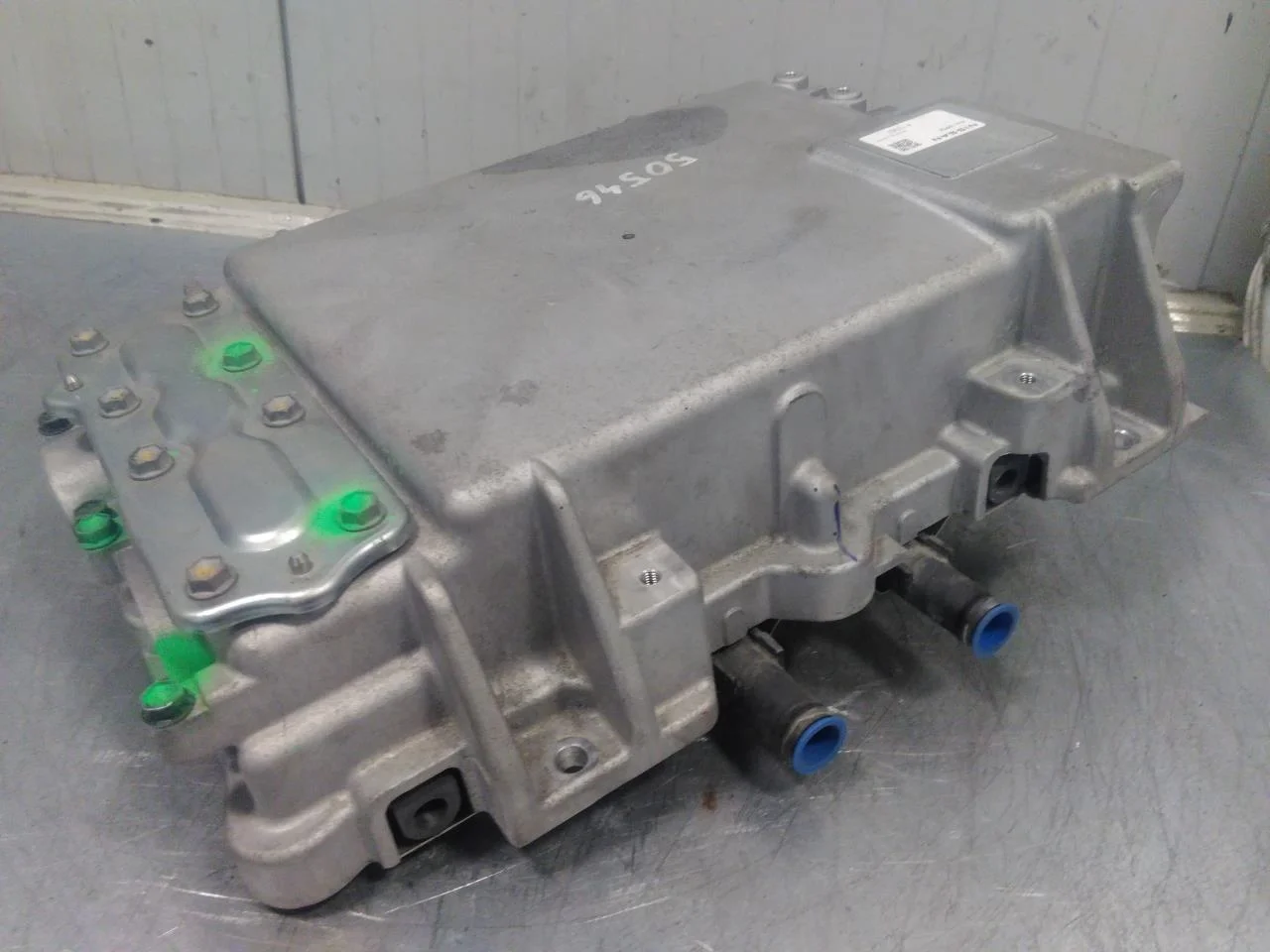 Nissan ARIYA 2021- Invertor, 12-220V vedere 3
