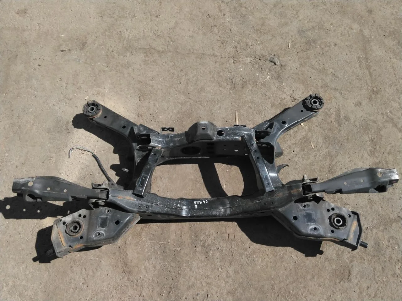 Nissan ARIYA 2021- Traversă punte spate / cadru auxiliar