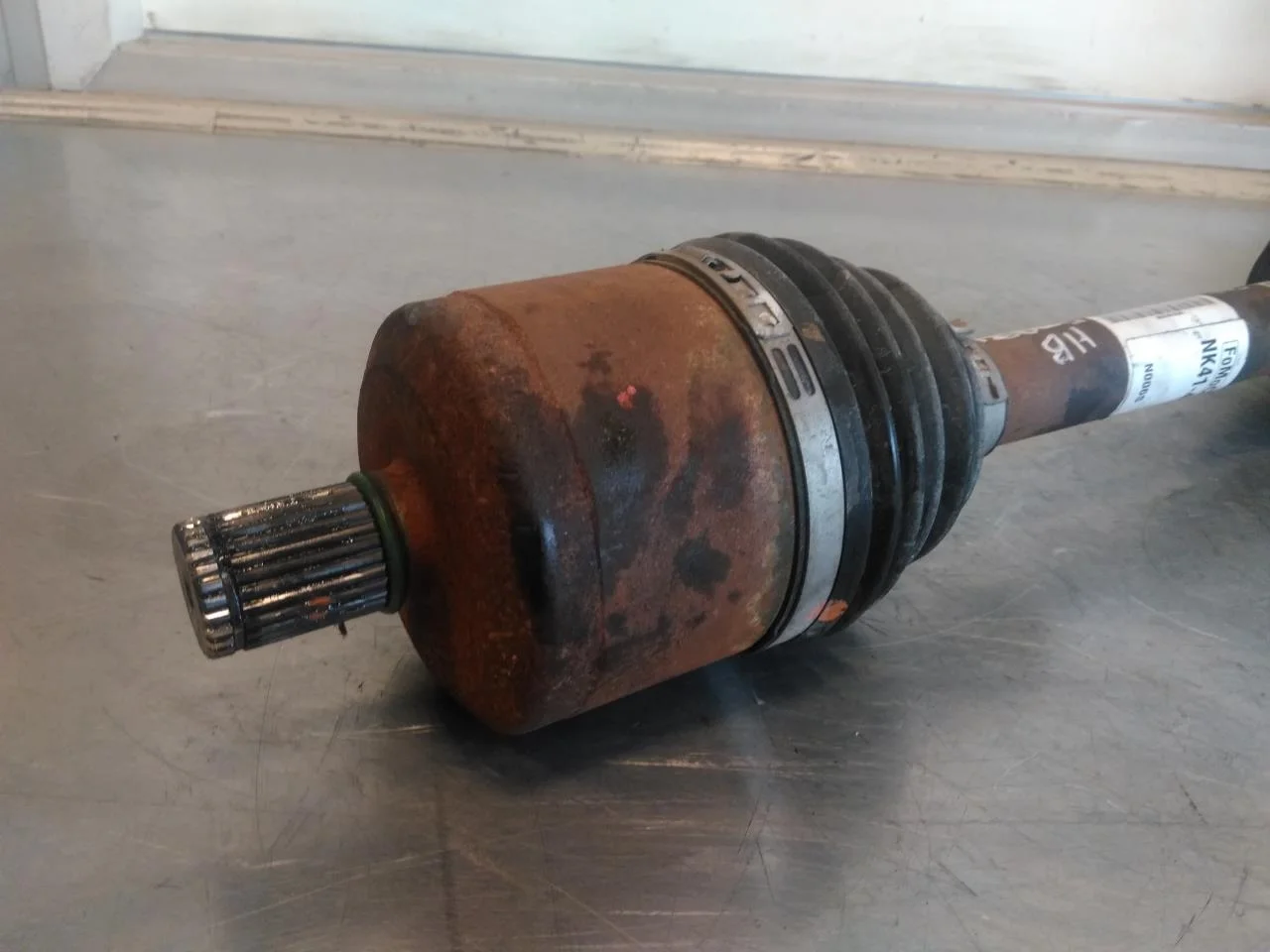 Ford E-TRANSIT 2022- Rear right driveshaft view 2