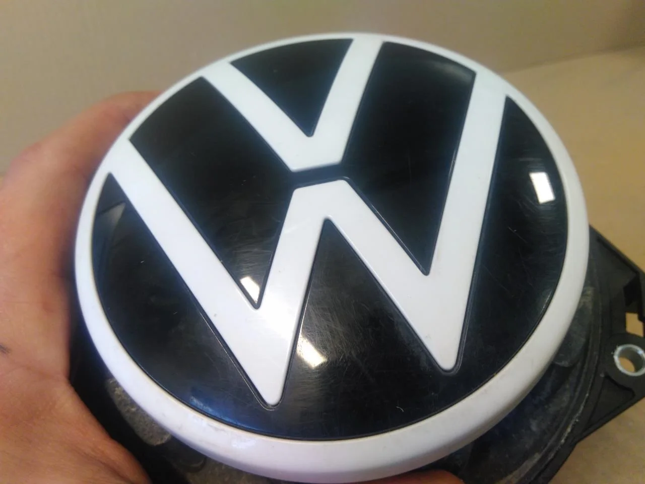 Volkswagen ID.3 2021- Tailgate exterior handle view 2