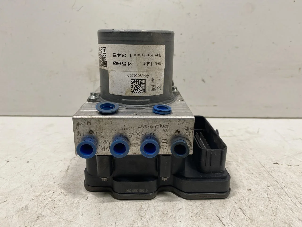 Mercedes V W447//W640/W448 2014- ABS hydraulic unit view 2