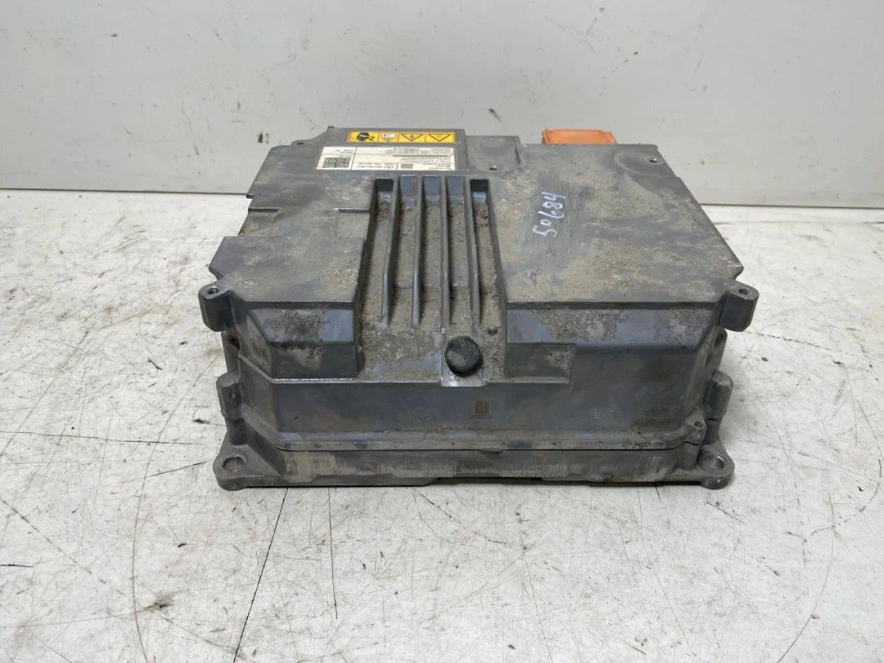 Mercedes V W447//W640/W448 2014- Invertor, 12-220V vedere 3
