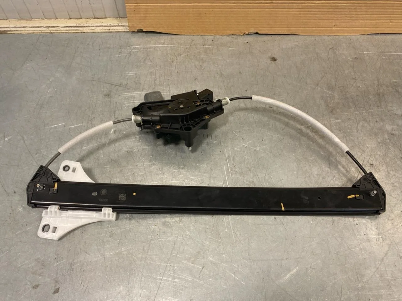 Fisker OCEAN Electric window regulator, complete