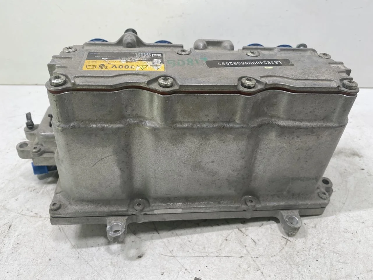 Mg MARVEL R 2022- Invertor, 12-220V vedere 3