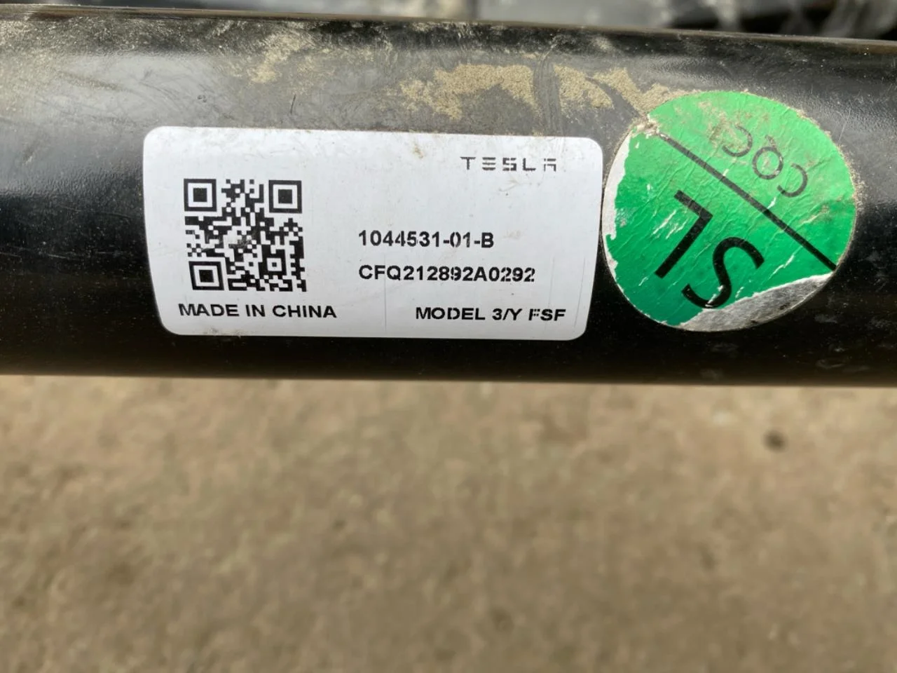 Tesla MODEL Y 2021- Front subframe view 4