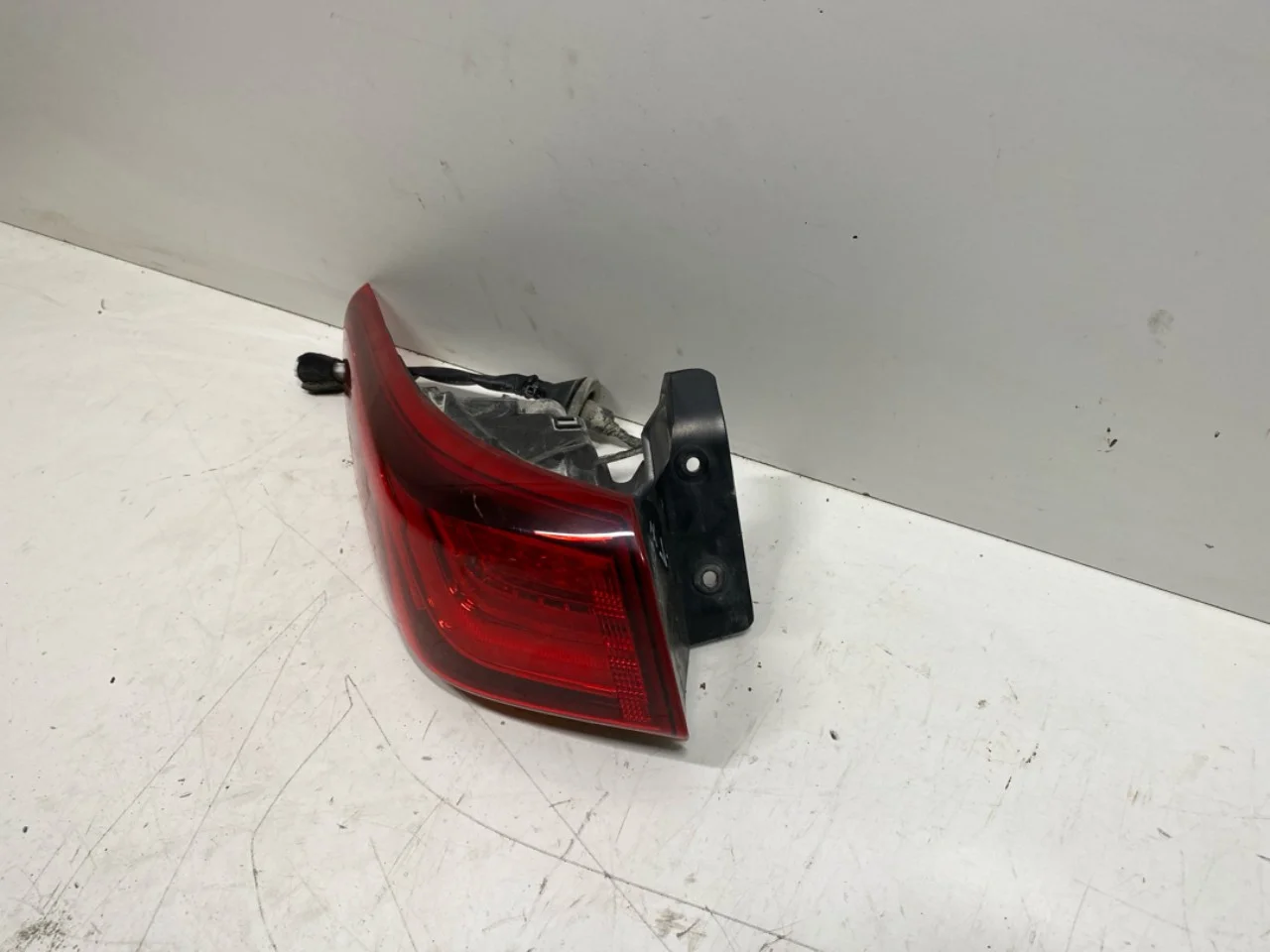 Hyundai KONA / ELECTRIC 2018-23 Left tail light view 2