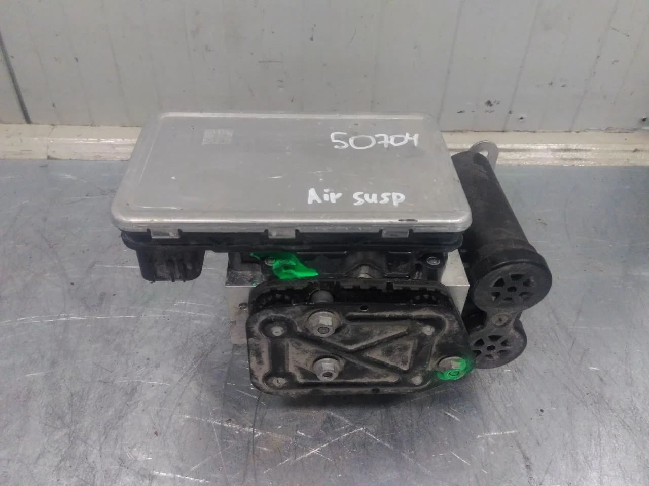 Mercedes EQS SUV X296 2022- Compresor suspensie