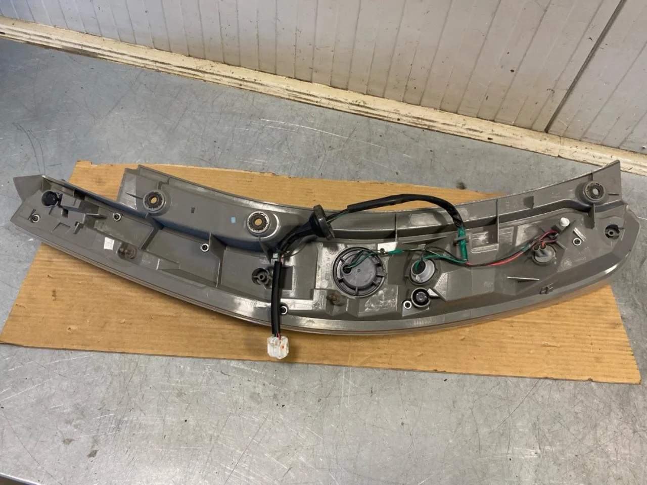Nissan LEAF 2011-17 Right tail light view 2
