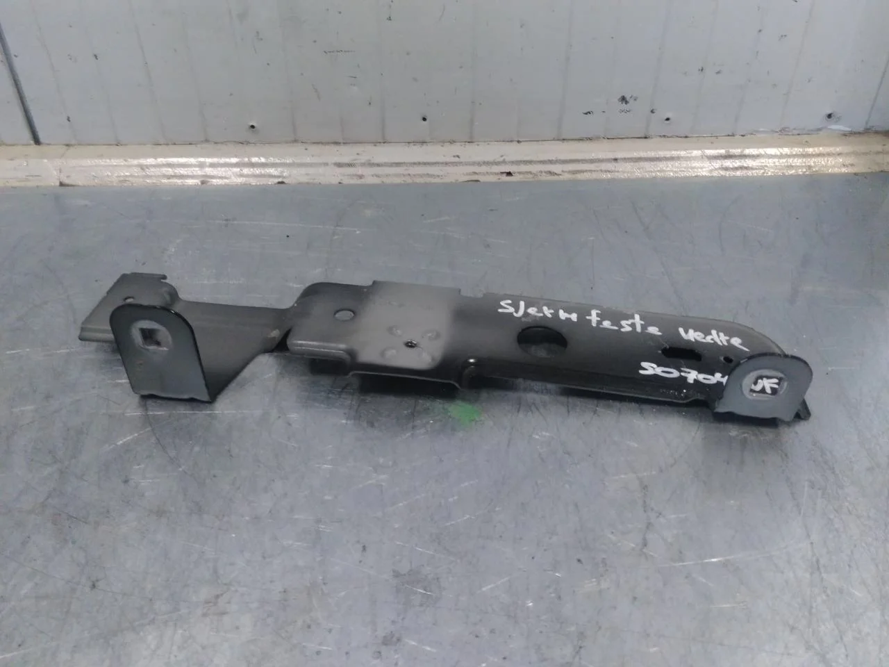 Mercedes EQS SUV X296 2022- Front right fender