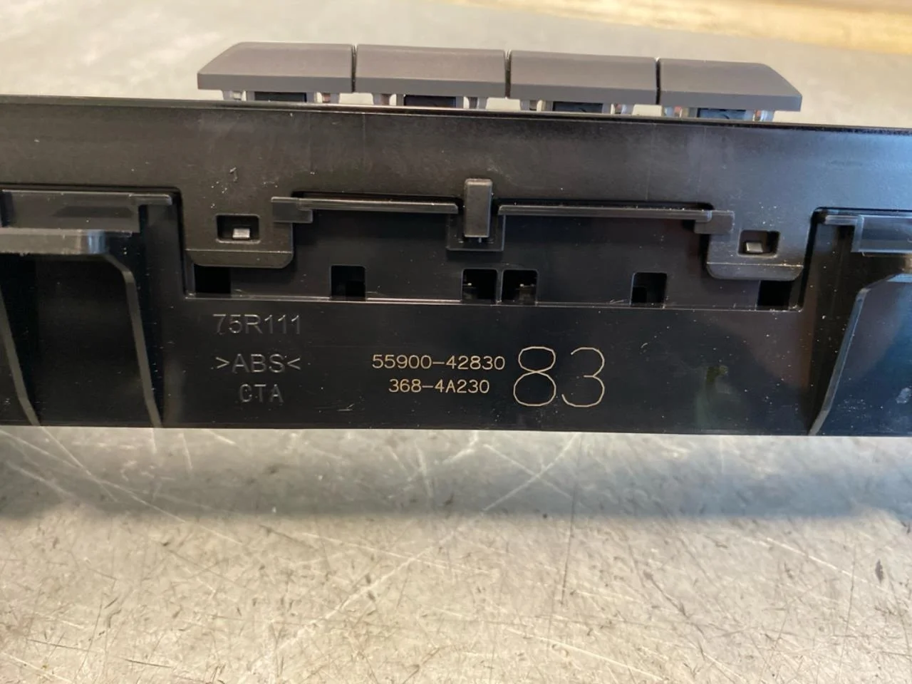 Subaru SOLTERRA 2022- Heater control unit view 3