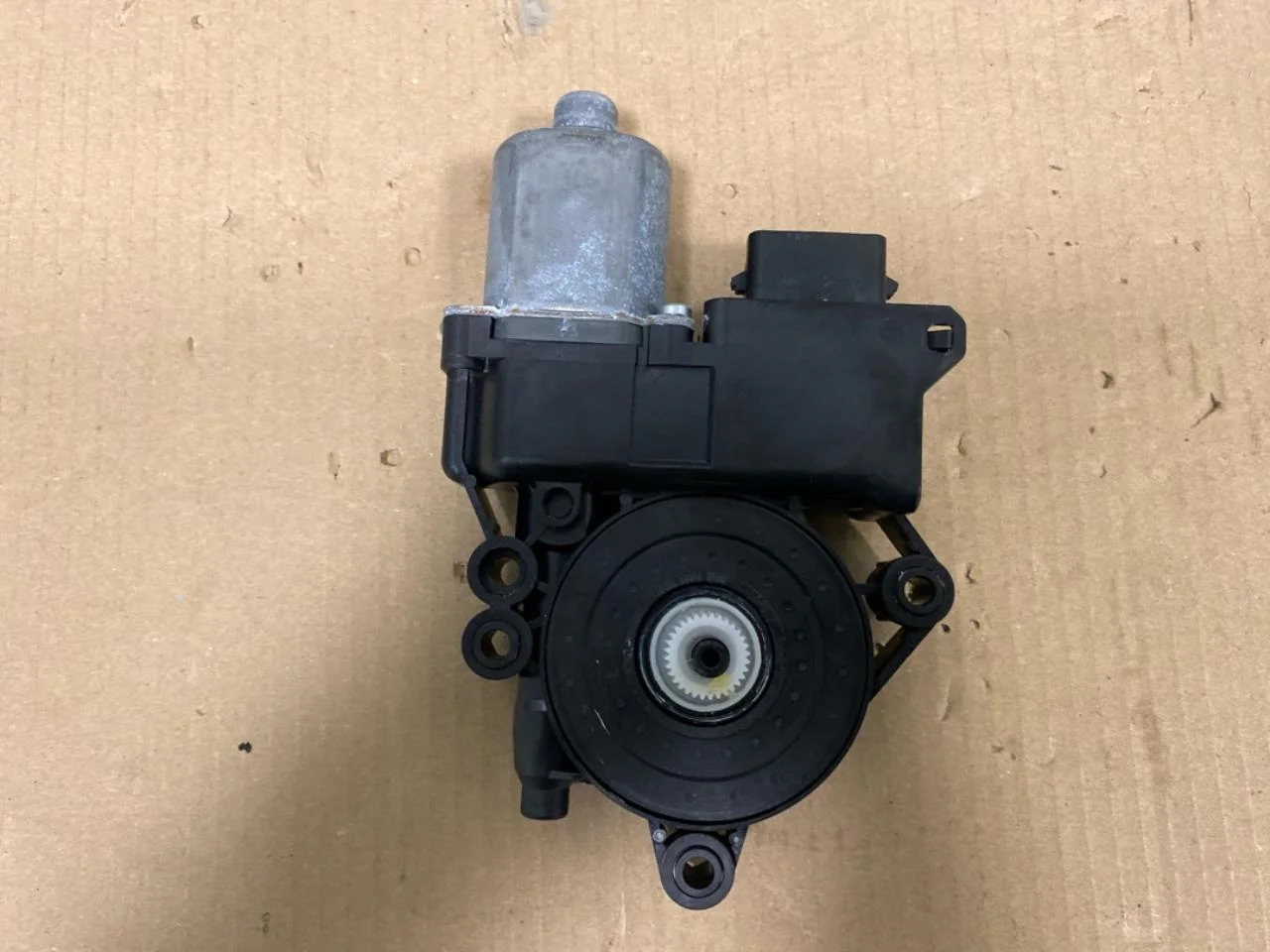 Hyundai IONIQ 5 NE 2022- Ablakemelő motor