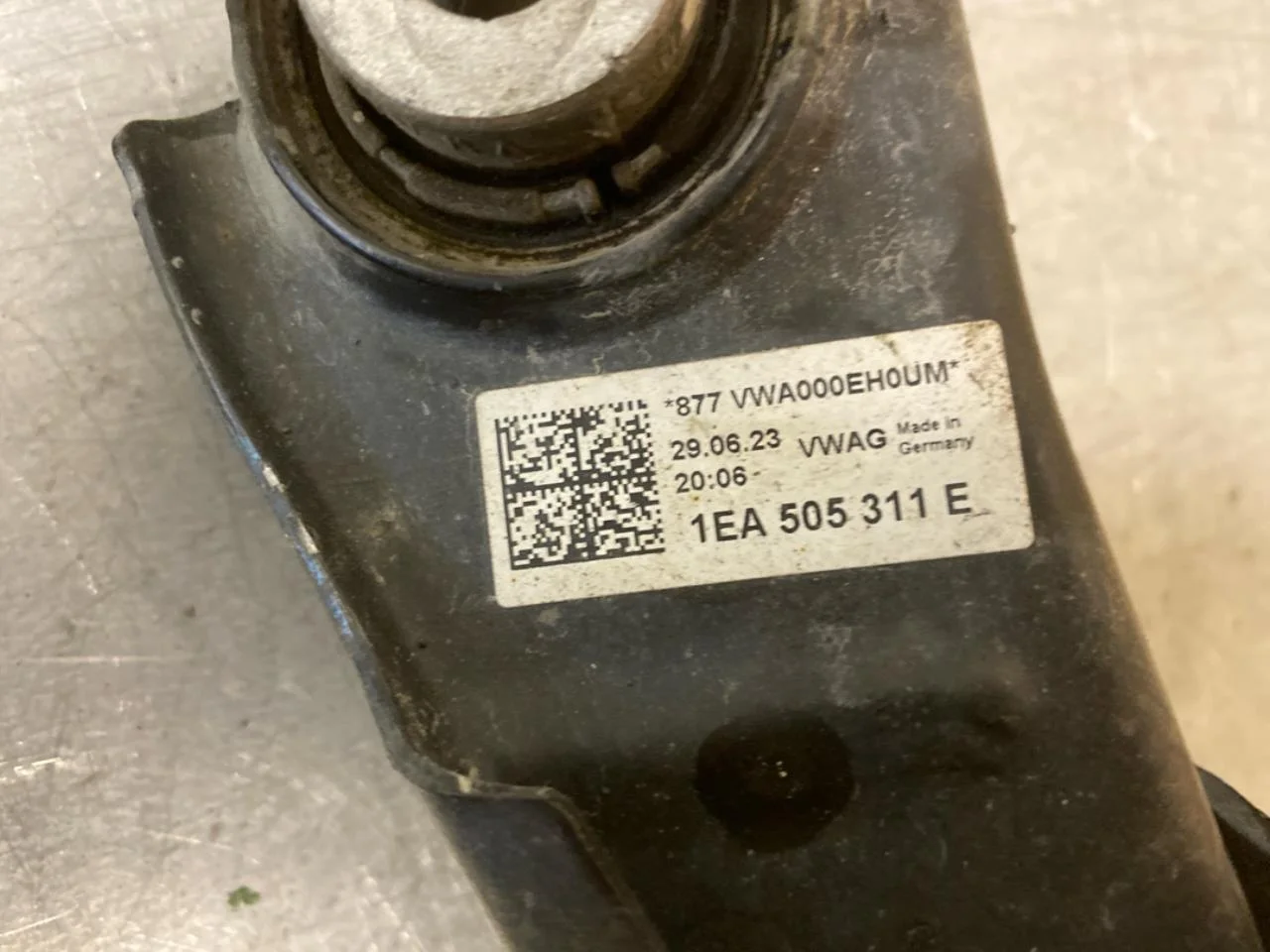 Audi Q4 E-TRON FZ 2021- Control arm, rear right view 3