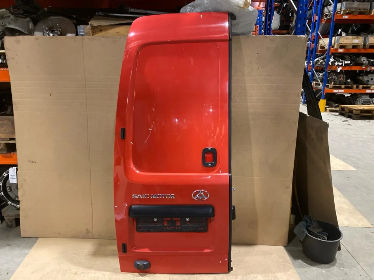 Maxus EV80 2019-> Van rear door, left