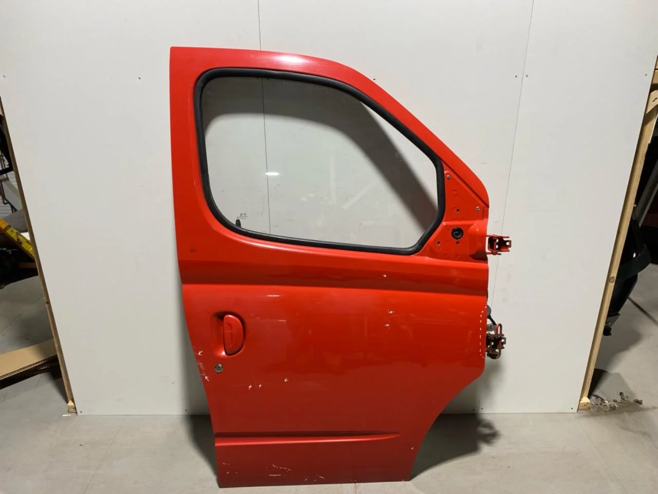 Maxus EV80 2019-> Ajtó, 4 ajtós, első, jobb