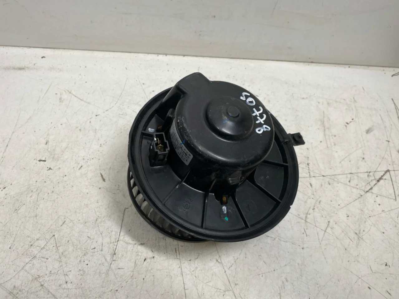 Maxus EV80 2019-> Fűtésventilátor motor nézet 4