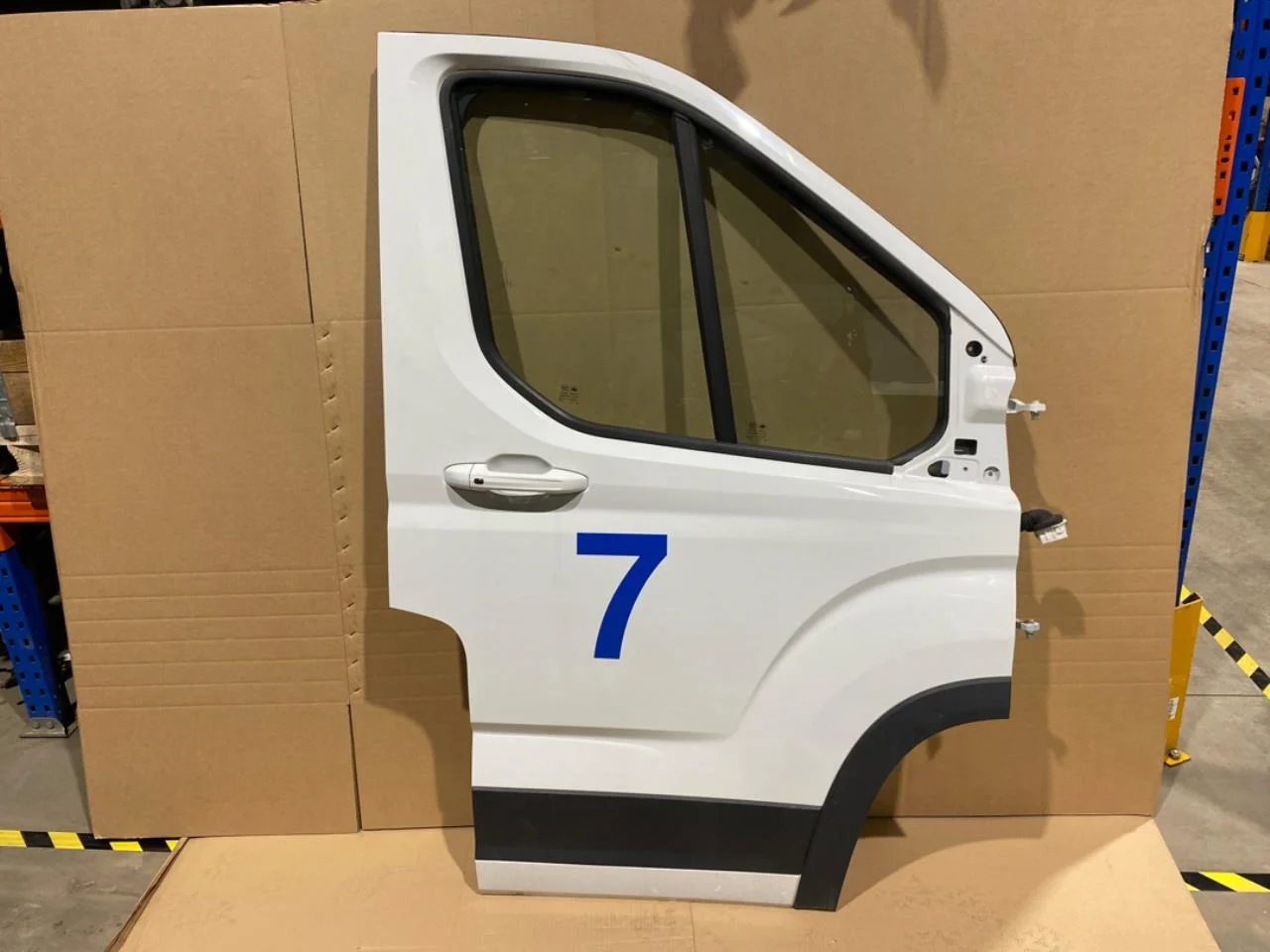 Maxus E-DELIVER9 2022- Ajtó, 4 ajtós, első, jobb