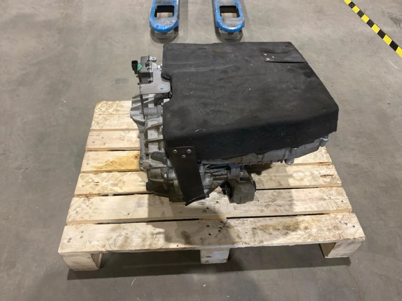 Maxus E-DELIVER9 2022- Elektromos motor, első