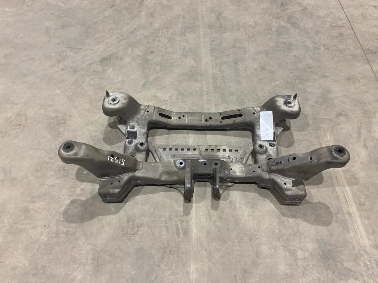 Maxus E-DELIVER9 2022- Front subframe view 4