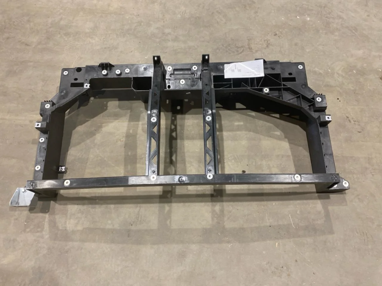 Maxus E-DELIVER9 2022- Front panel view 2