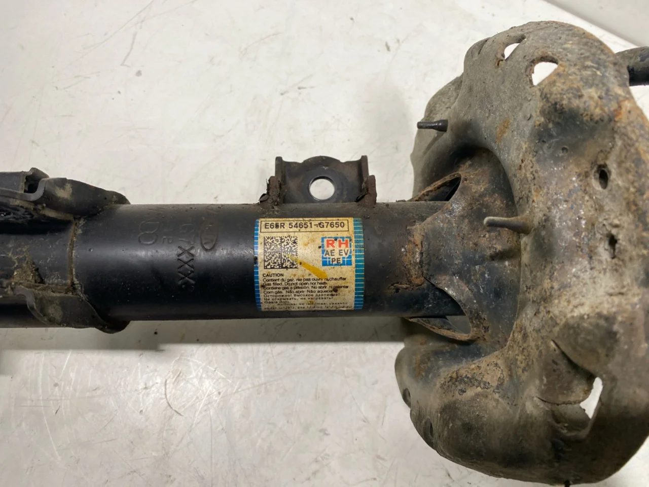 Hyundai IONIQ AE 2017-22 Strut assembly, front right view 4