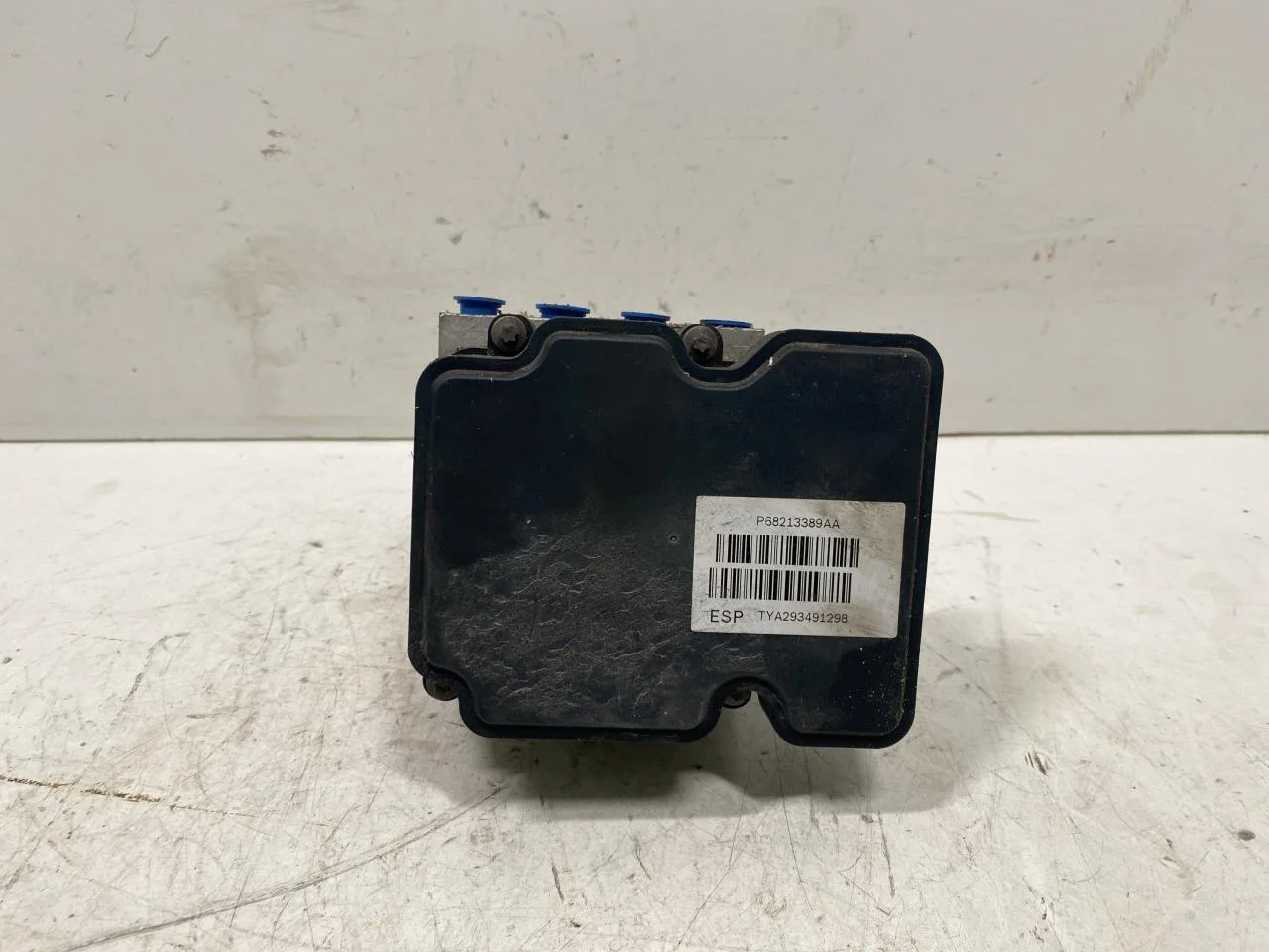 Fiat 500 2007->>24 ABS hydraulic unit view 4