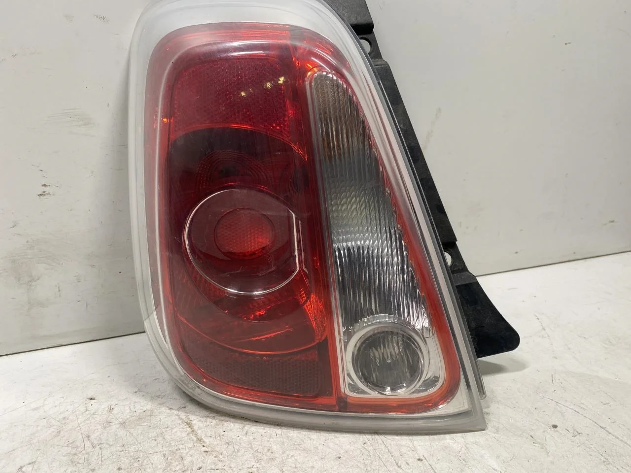 Fiat 500 2007->>24 Lampă spate stânga vedere 2