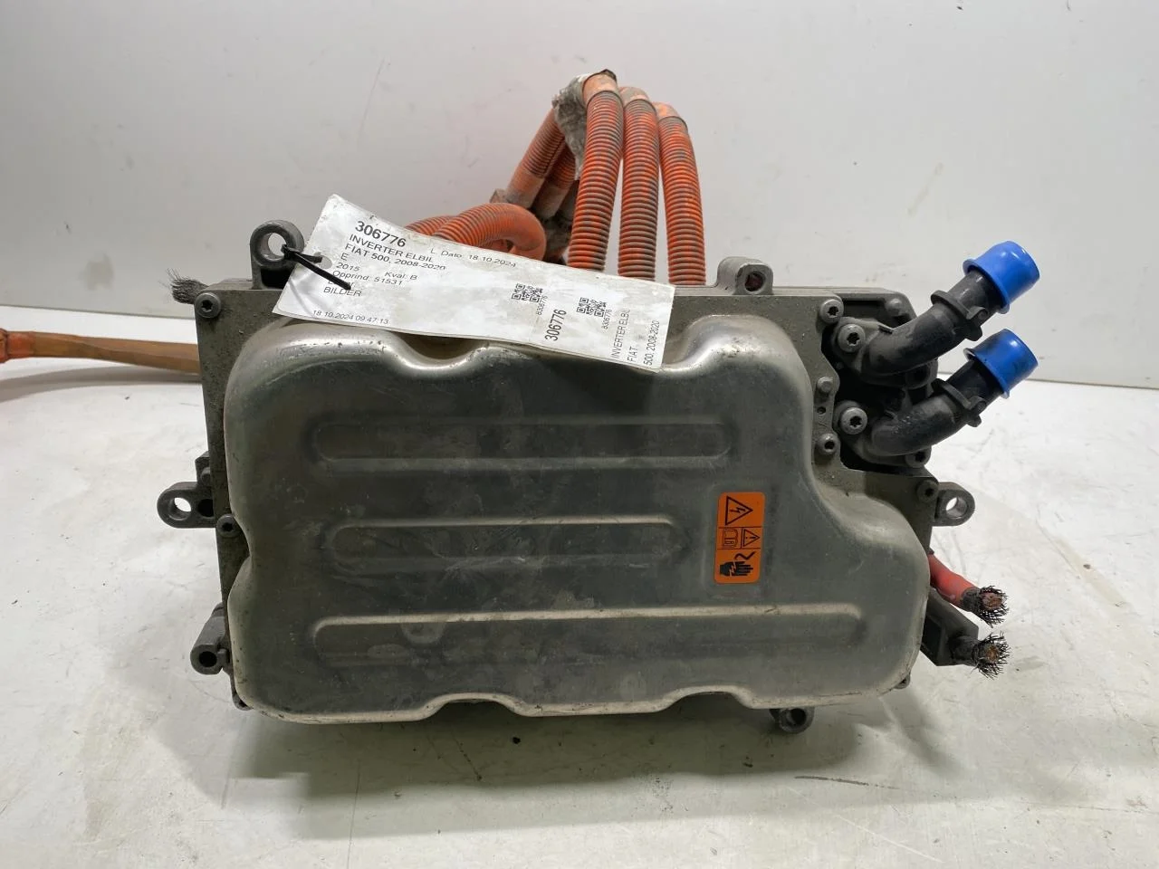 Fiat 500 2007->>24 Invertor, 12-220V vedere 2