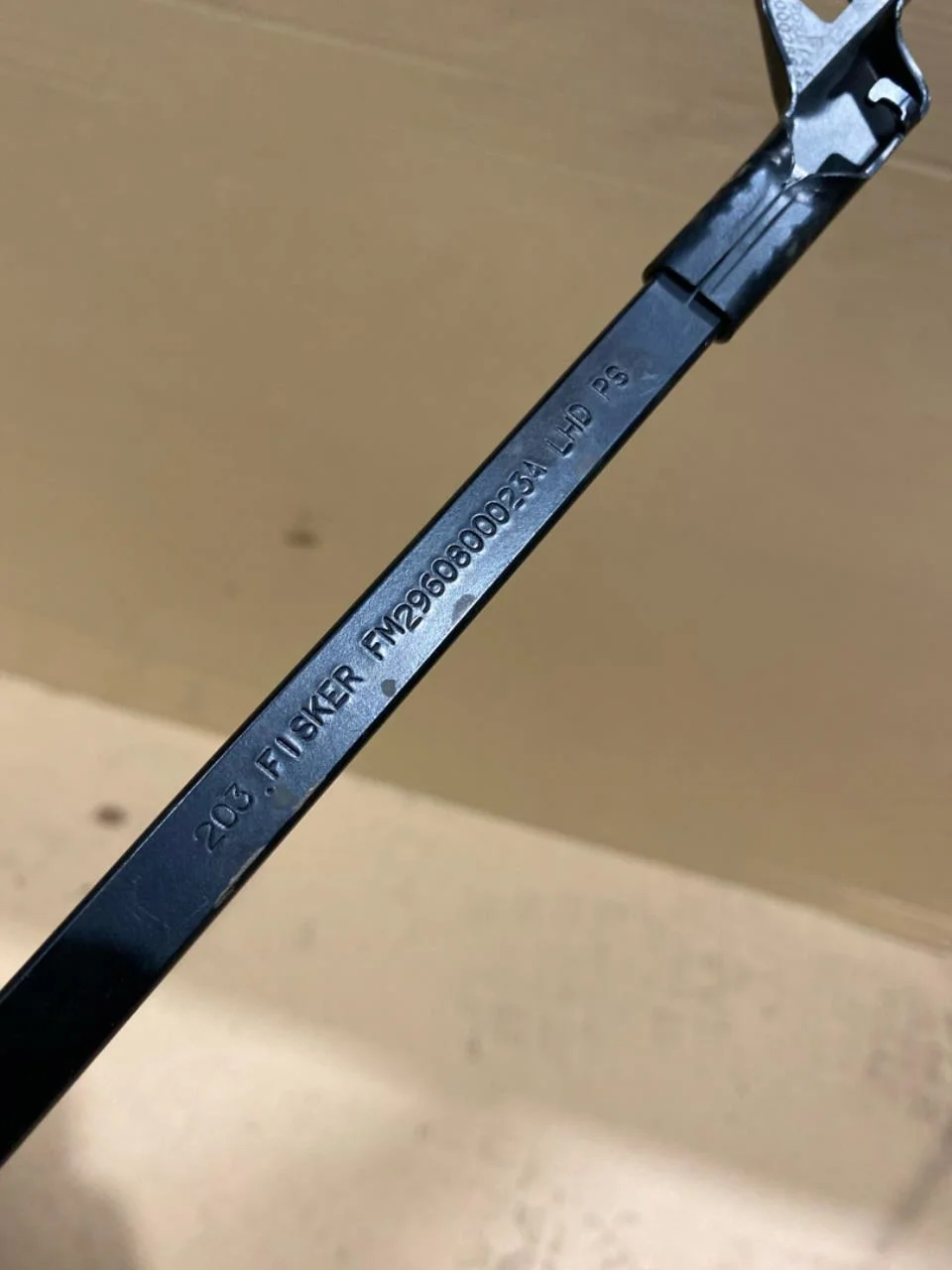 Fisker OCEAN Ablaktörlő kar(ok), szélvédő nézet 3