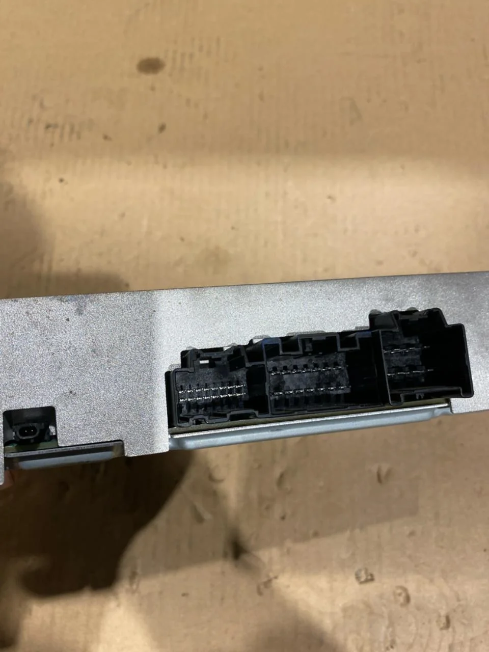 Fisker OCEAN Radio / hi-fi amplifier view 4