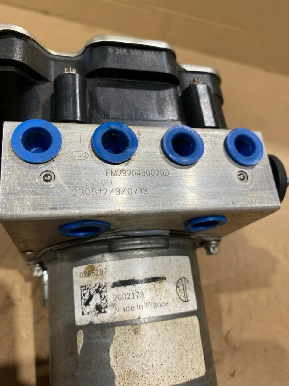 Fisker OCEAN ABS hydraulic unit view 4