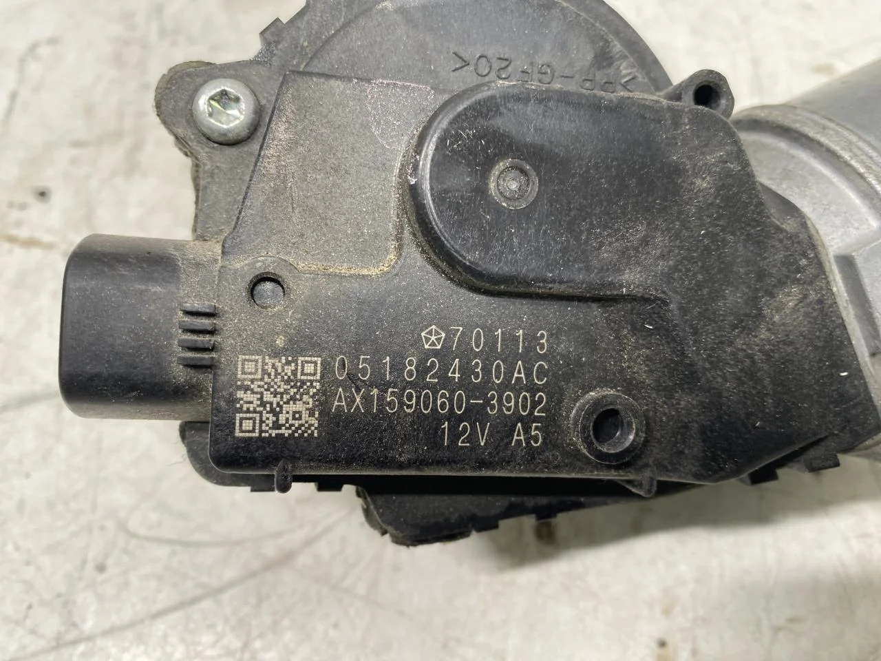 Fiat 500 2007->>24 Ablaktörlő motor, szélvédő nézet 2