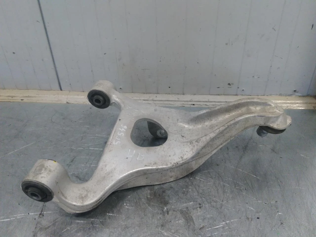 Nissan ARIYA 2021- Control arm, rear right view 2