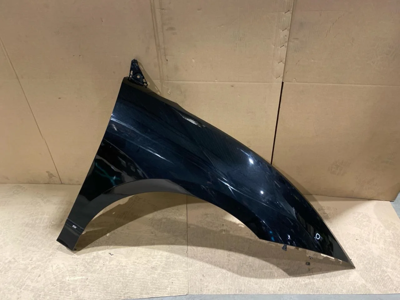Jaguar I-PACE 2018- Front right fender