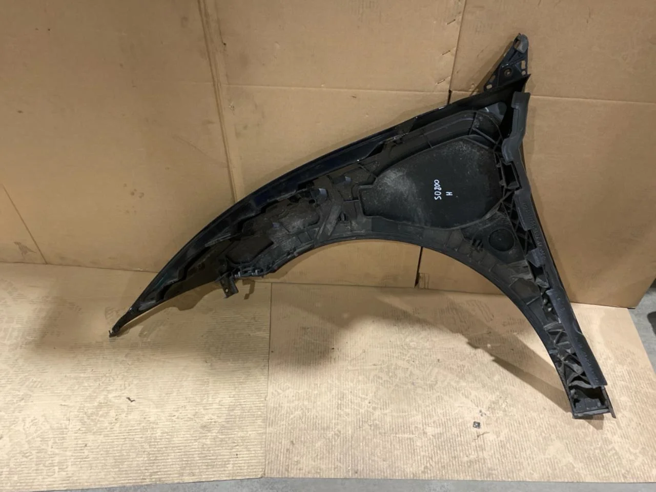 Jaguar I-PACE 2018- Front right fender view 3