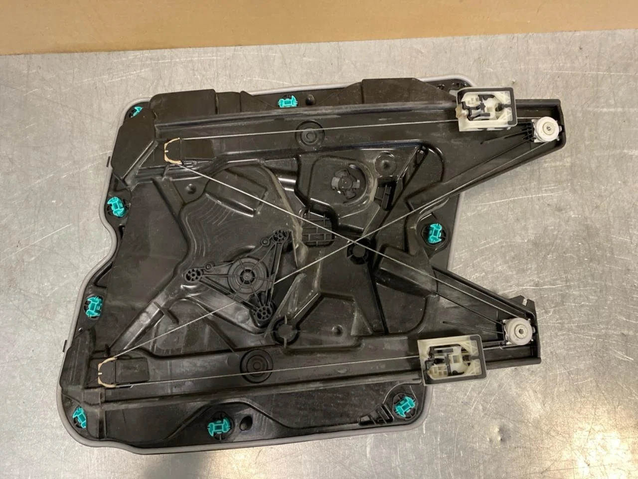 Audi Q4 E-TRON FZ 2021- Electric window regulator, complete view 2