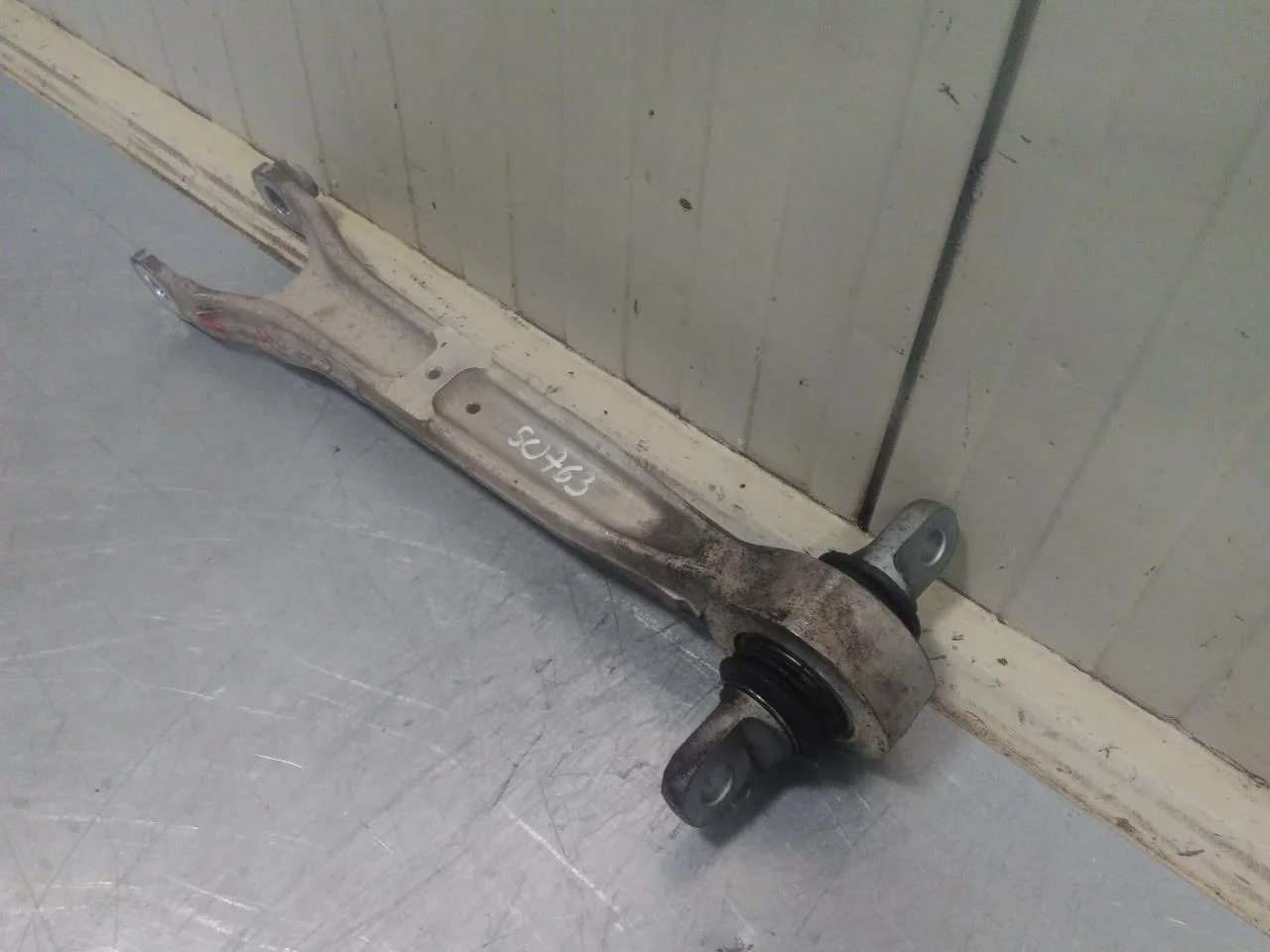 Tesla MODEL S 2013- Control arm, rear right view 2