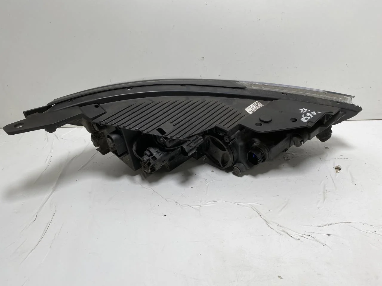 Hyundai IONIQ AE 2017-22 Left headlight view 4