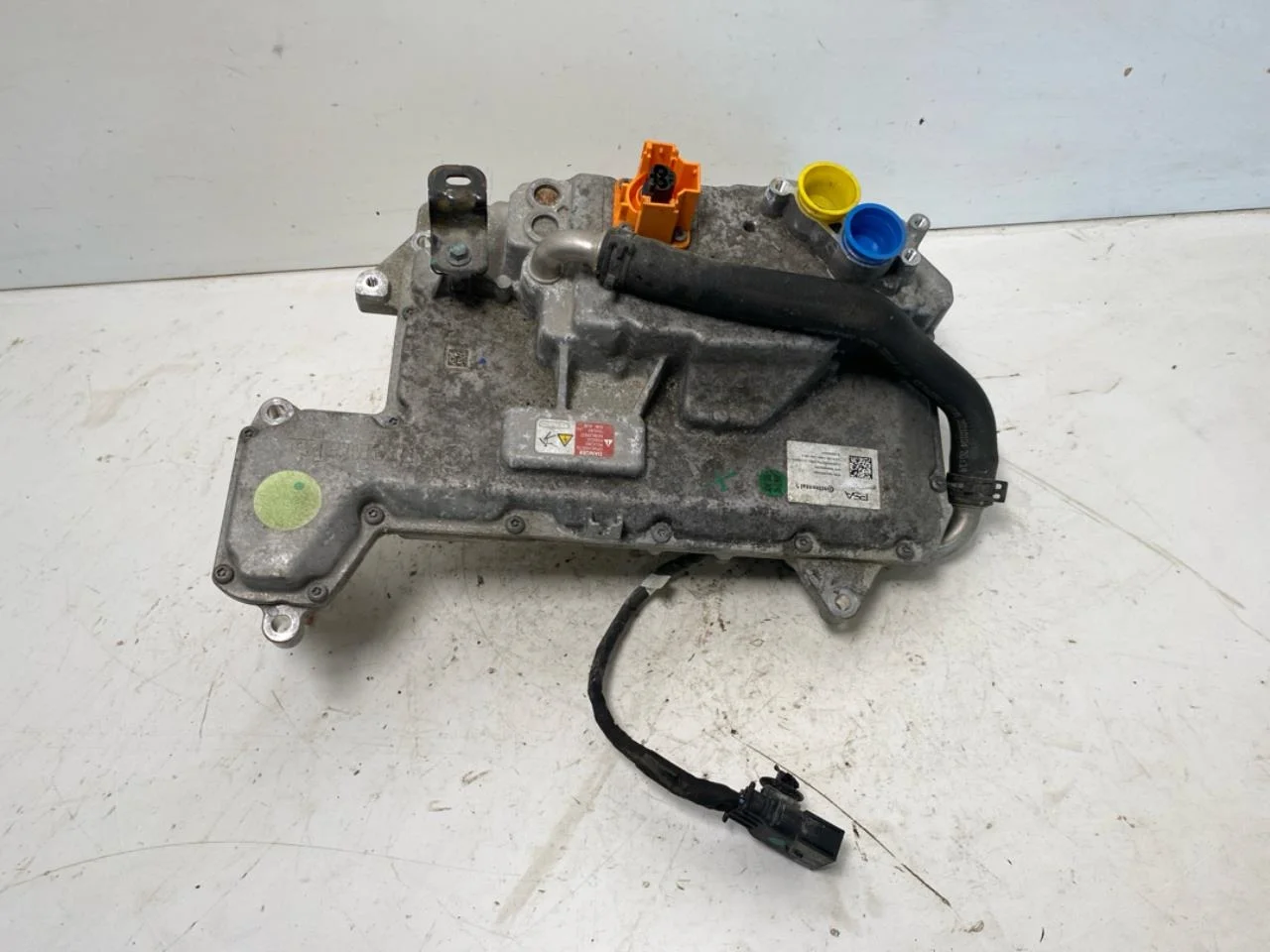 Opel / Vauxhall VIVARO 2020- Inverter, 12-220V nézet 2