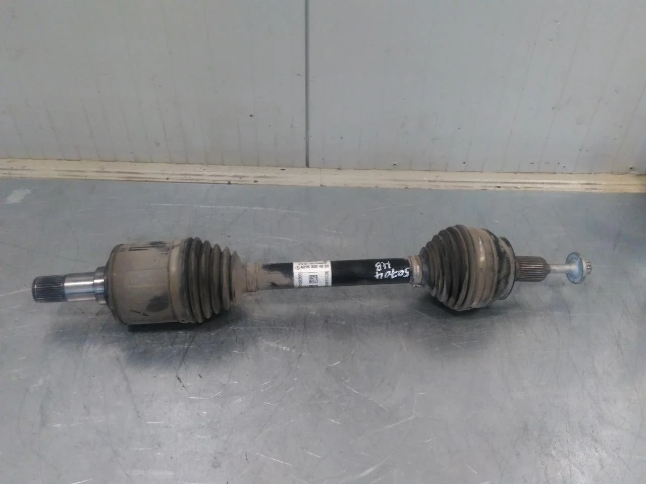 Mercedes EQS SUV X296 2022- Rear right driveshaft view 2