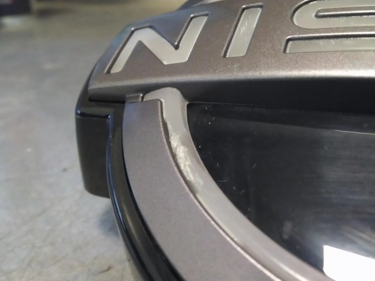 Nissan ARIYA 2021- Emblem view 2
