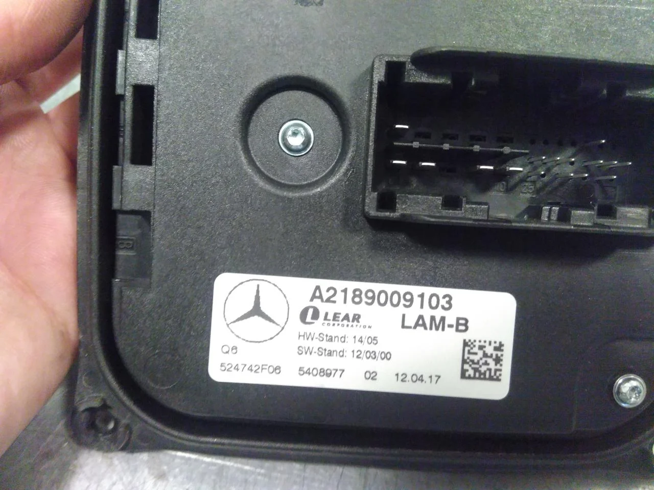 Mercedes B 180-200 W246/W242 2012-19 Xenon control unit view 4