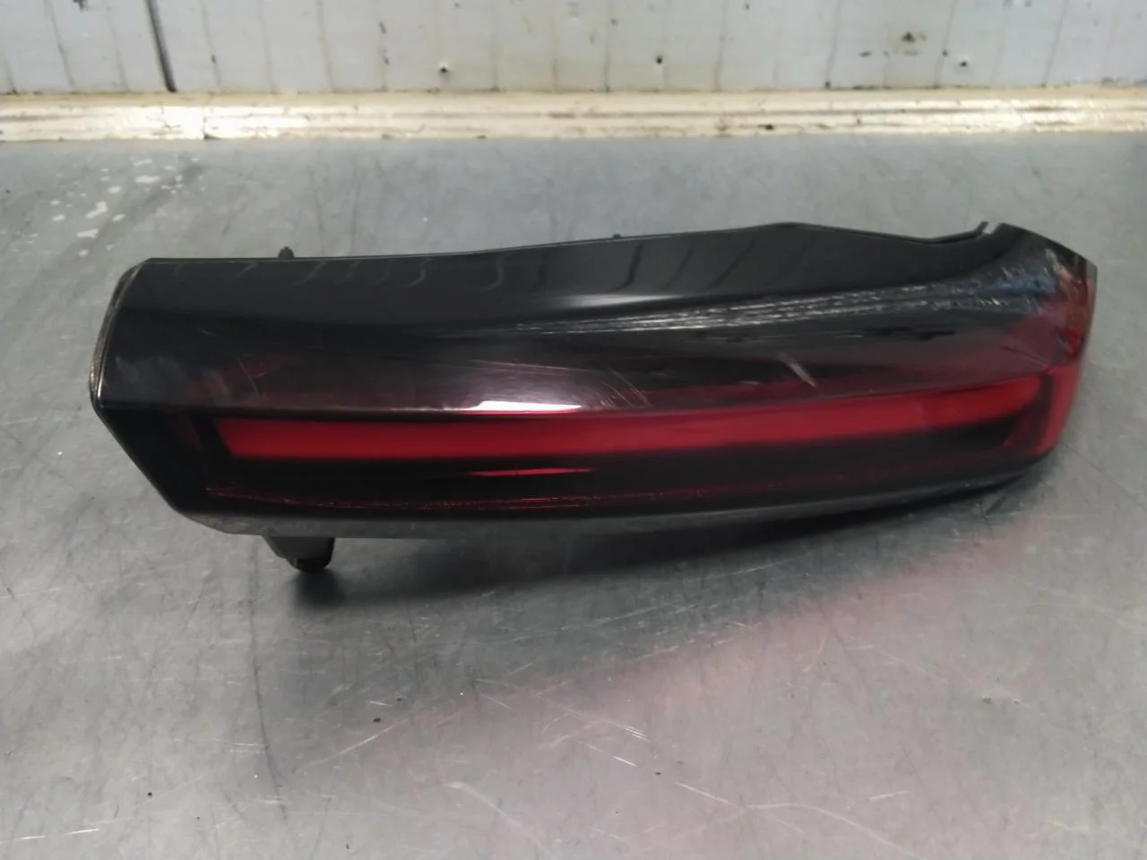 Citroen C4/E-C4 C4X/E-C4X 21->> Lampă spate dreapta pe hayon, interioară