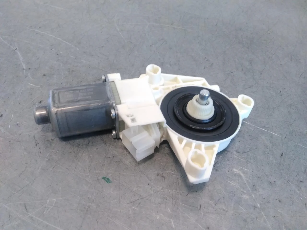 Mercedes V W447//W640/W448 2014- Ablakemelő motor