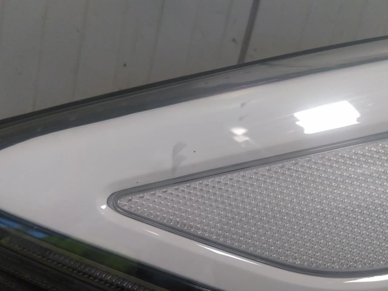 Kia SOUL 2009- Right headlight view 3